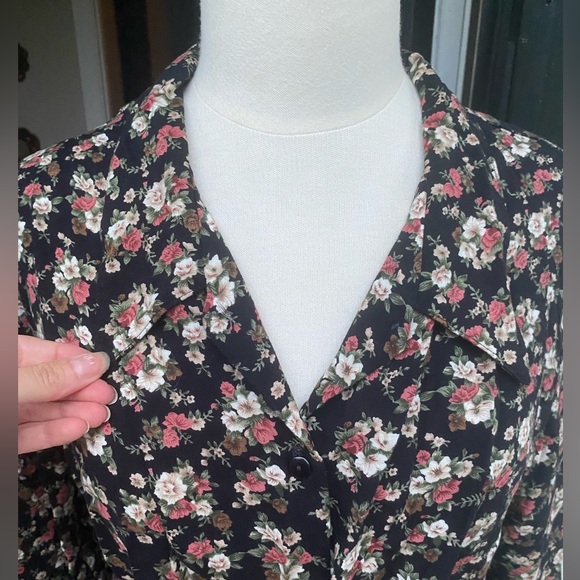 Vintage Dark Floral Button Down - Picture 2 of 9